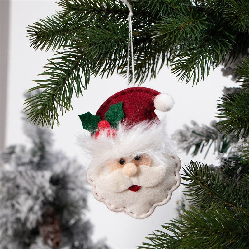 Adornos navideños con forma de muñeco de nieve y anciano