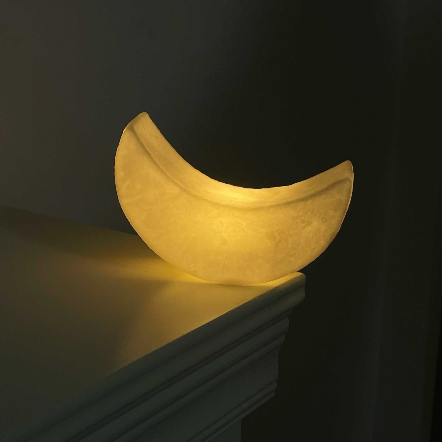 Lámpara de noche con forma de luna, luz ambiental creativa para la mesita de noche del dormitorio