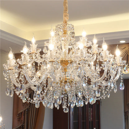 Lustre en cristal de luxe dans le salon