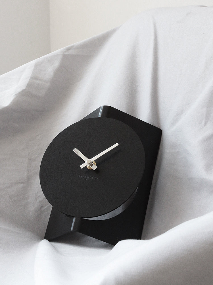 Table Clock Silent Clock Bauhaus Style Decorative Vertical Pendulum Pieces