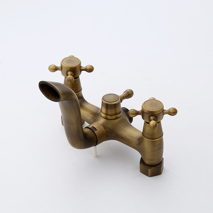 Antique copper bathtub faucet