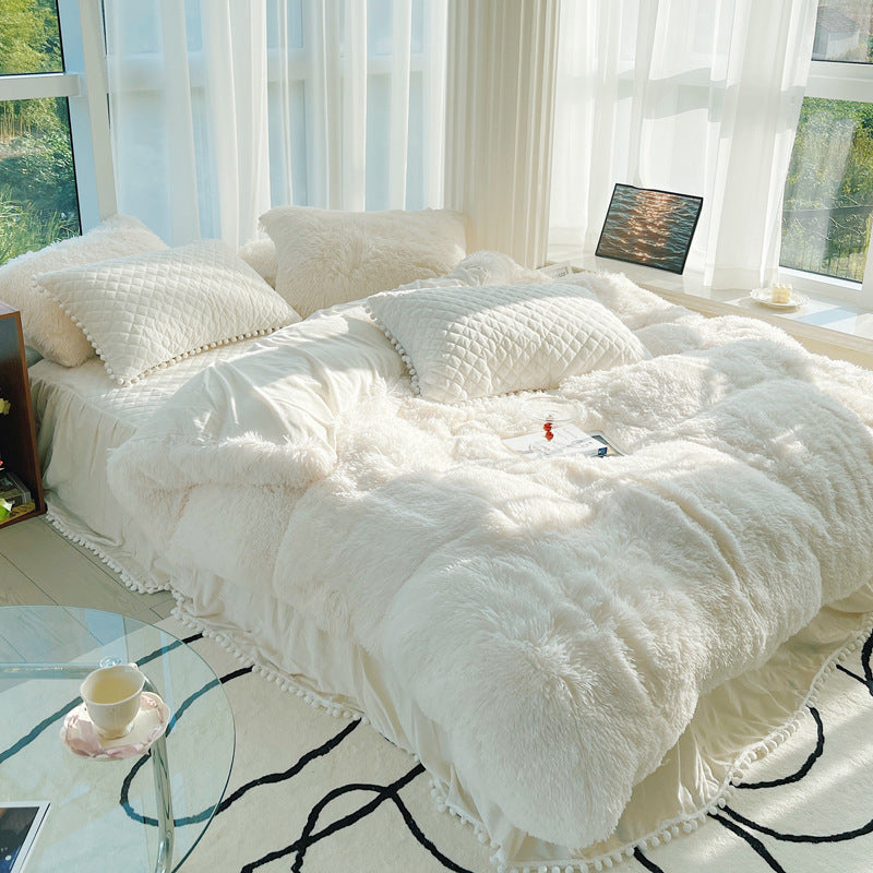 Lit d'hiver en fourrure de vison en fibre de lait Housse de couette longue en laine quatre pièces Velours corail Double face en peluche doublée en polaire Jupe de lit matelassée Style princesse