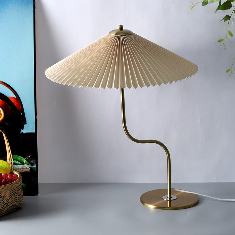 Retro American Pleated Table Lamp Large Umbrella Shape Swing