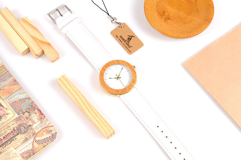 Table en bois faite à la main en bois de bambou chaud, ceinture en cuir, mouvement à quartz, montre féminine