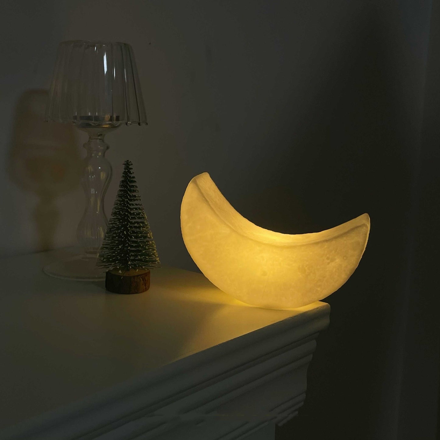 Lámpara de noche con forma de luna, luz ambiental creativa para la mesita de noche del dormitorio