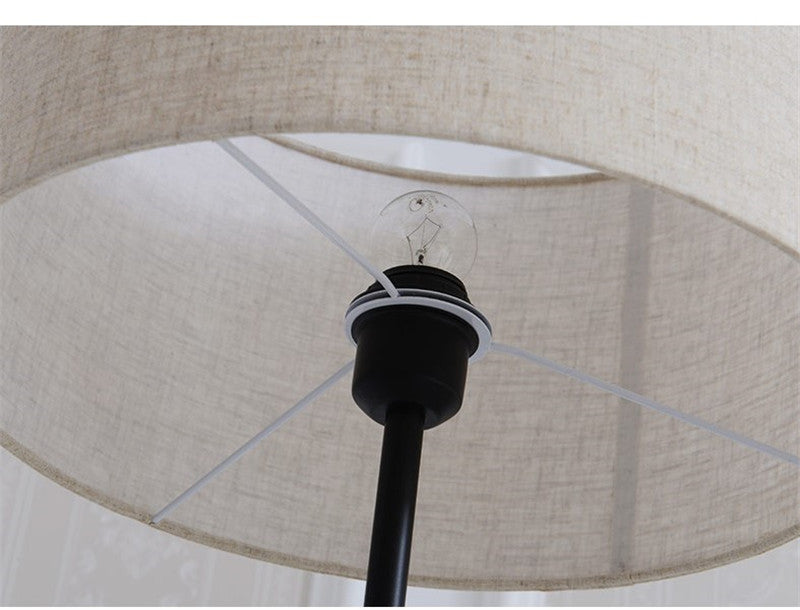 Lampadaire LED simple et moderne