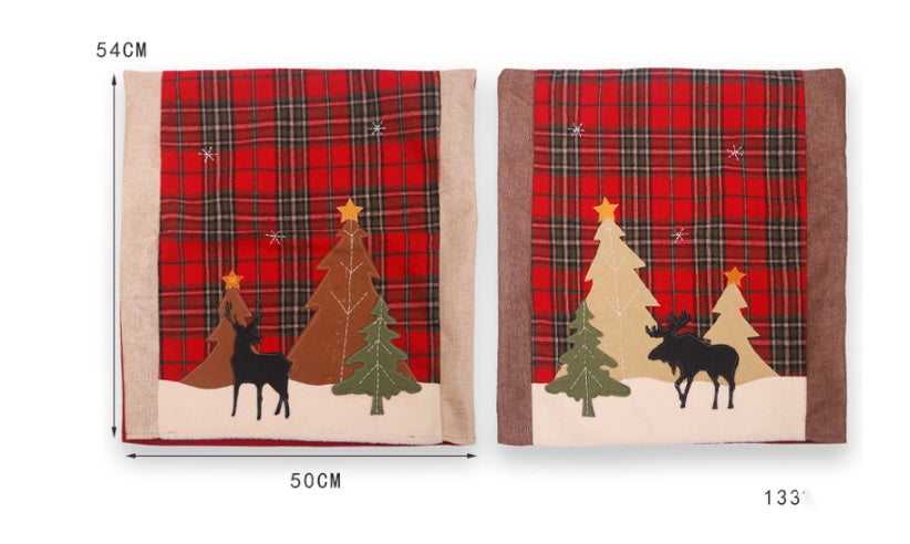 Funda de silla a cuadros con adornos navideños de bosque