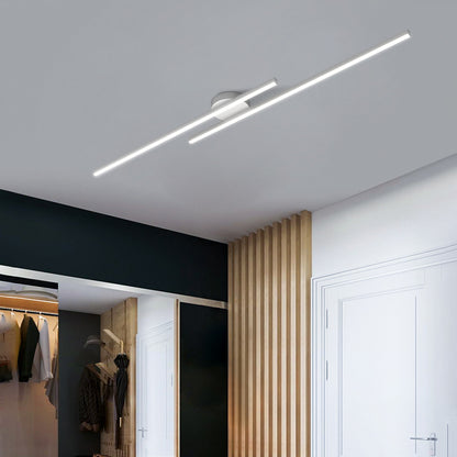 Luz minimalista para pasillo largo y simplicidad moderna