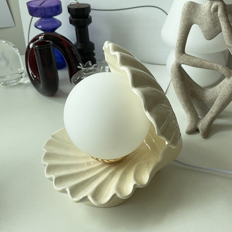 Lampe de table en céramique Shell