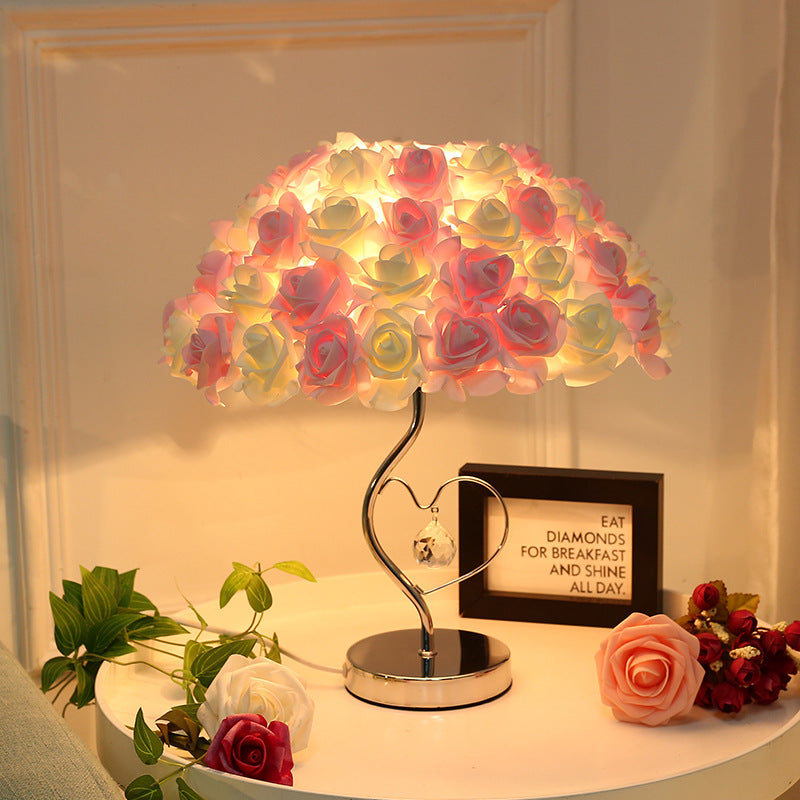 Lampe de table en forme de coeur rose