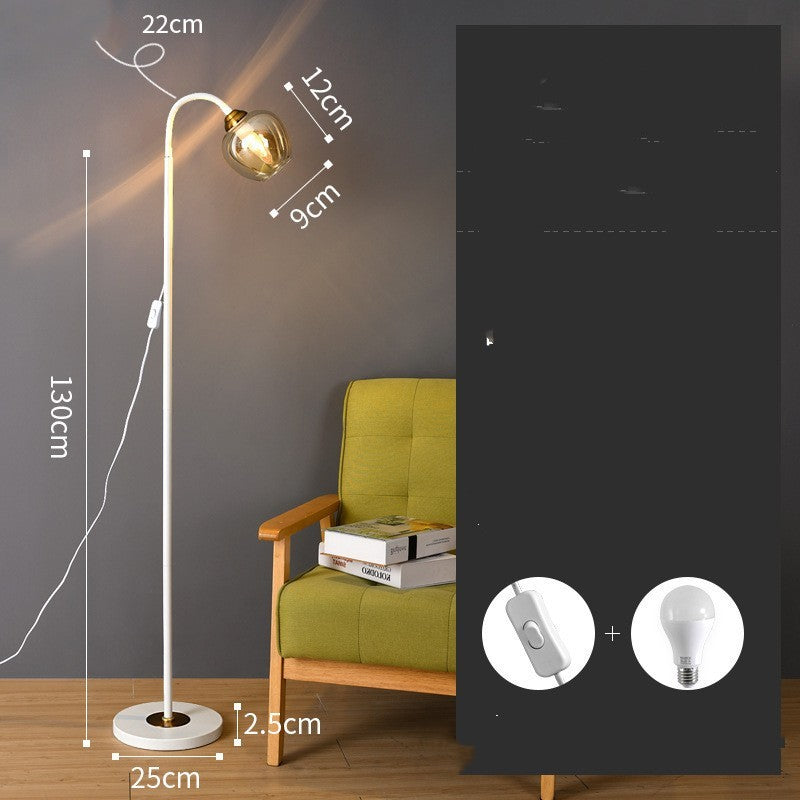 Lampe de table verticale simple nordique simple et luxueuse