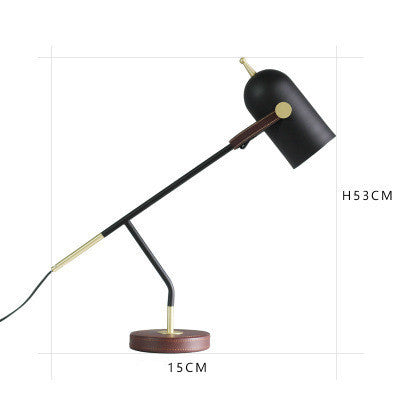 Modèle de concepteur de petite lampe de table en cuir minimaliste moderne