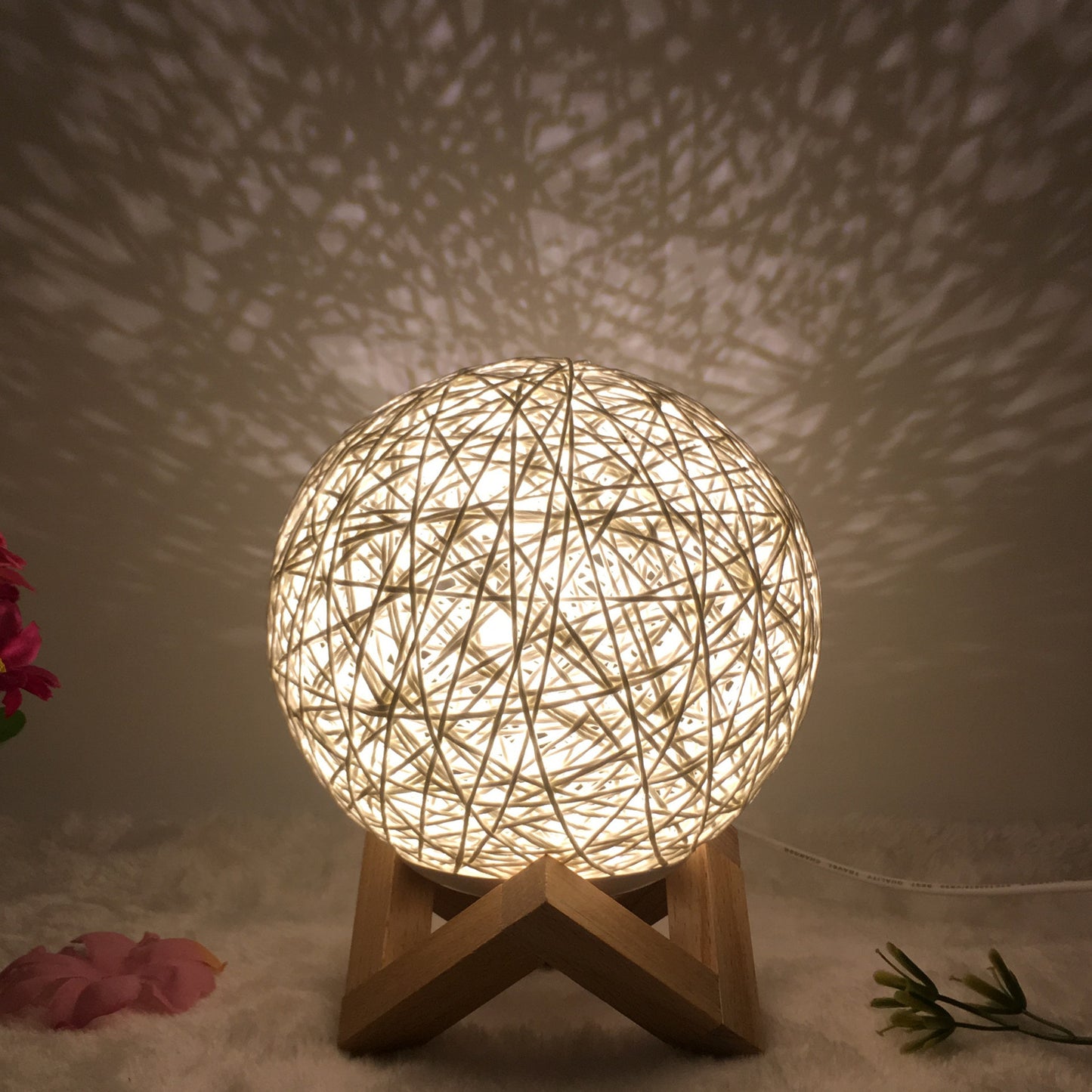 Amazon Hot Selling Creative Linen Table Lamp Novel and Unique LED Intelligent USB7 Color RGB16 Color Remote Control Rattan Ball Lamp