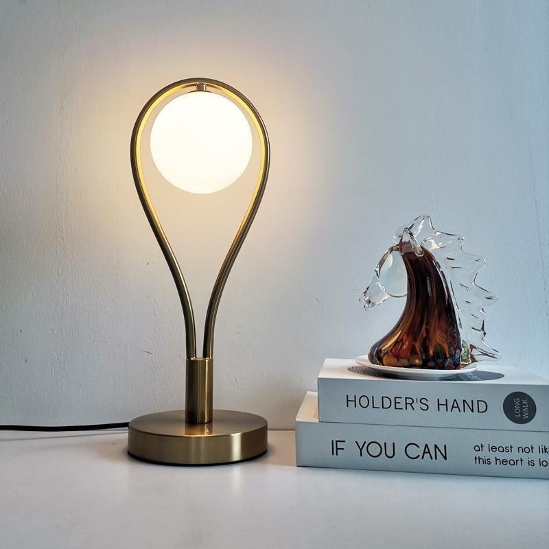 Lampe de chevet en fer forgé, petite lampe de nuit décorative et créative pour chambre à coucher