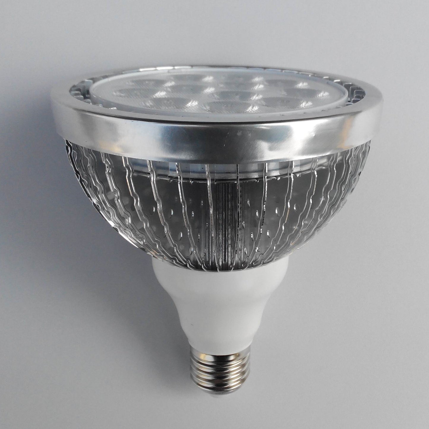 Estructura de enfriamiento LED PAR38 directa de fábrica La taza de la lámpara Material de aluminio puro En stock Venta al por mayor