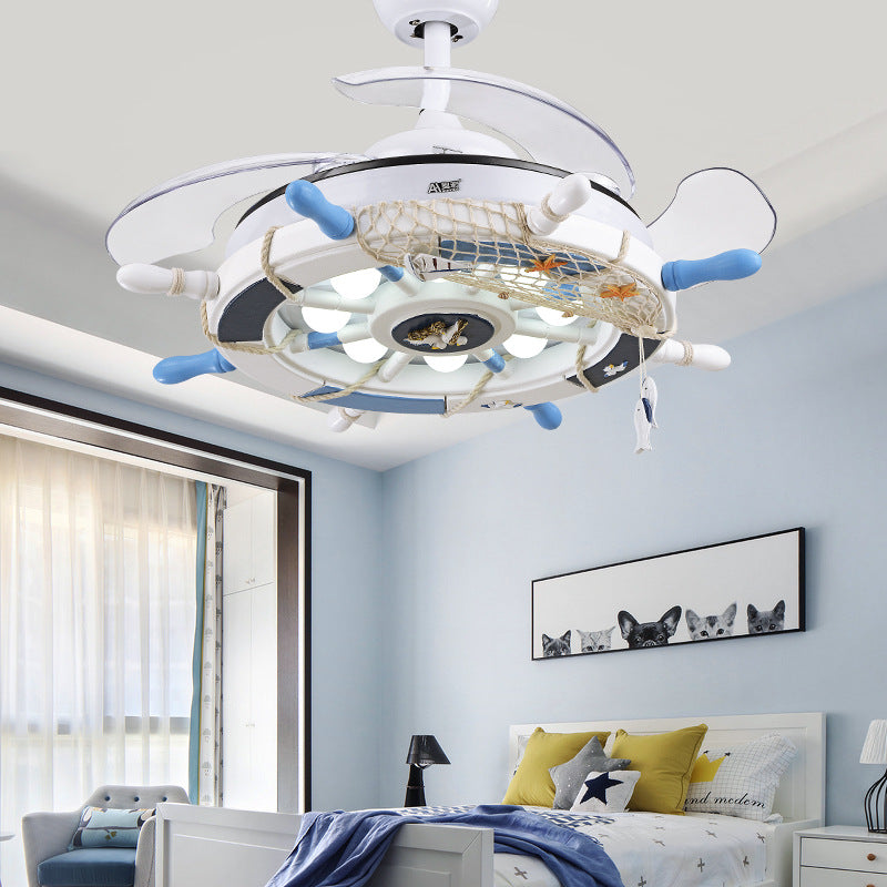 Lampe de ventilateur montée au plafond dans le salon