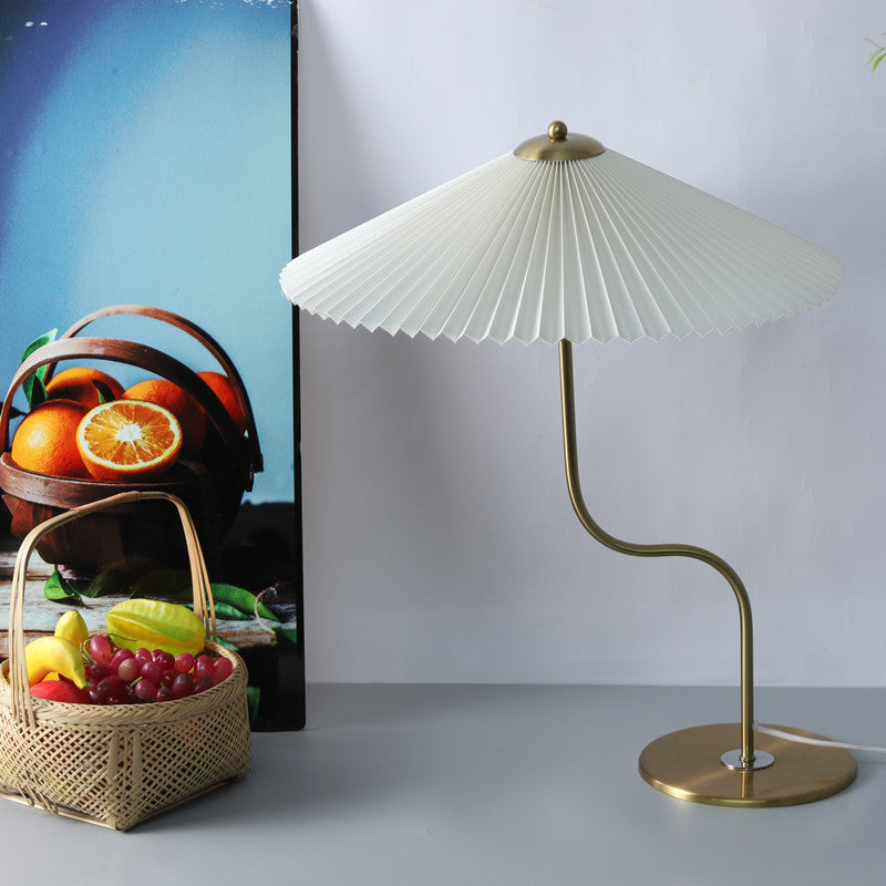 Retro American Pleated Table Lamp Large Umbrella Shape Swing