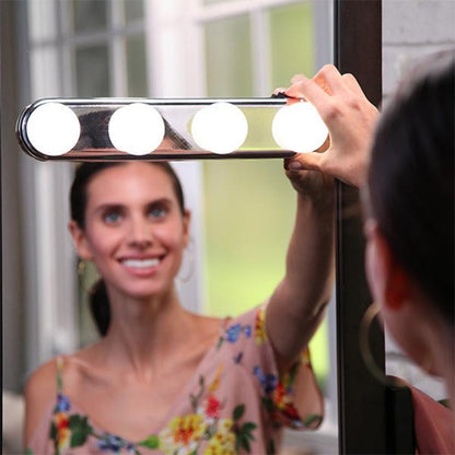 Faros de espejo de cuatro bombillas Lámpara de maquillaje con ventosa Luz de relleno de lámpara LED 