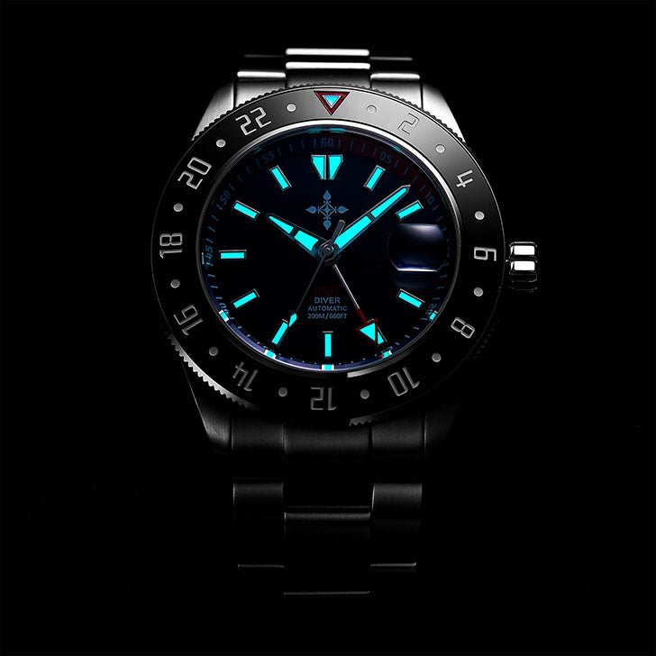 Reloj GMT luminoso resistente al agua con cristal de zafiro y acero inoxidable para hombre