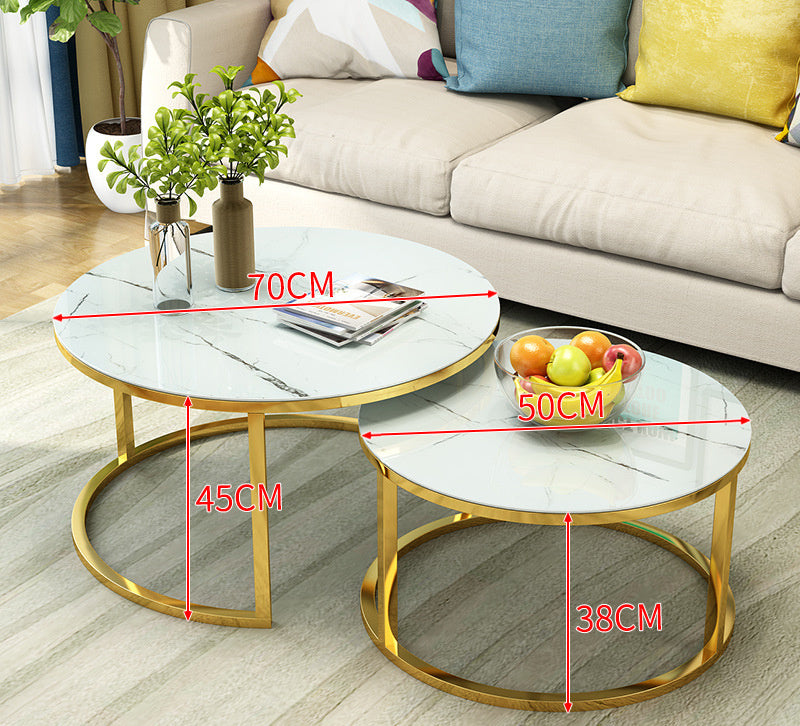 Table basse ronde de balcon de maison simple