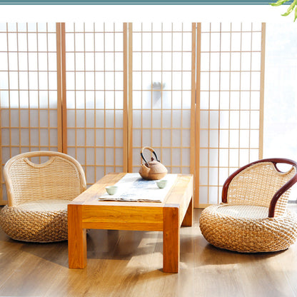 Chaise en rotin Tatami assis sur jetée ménage