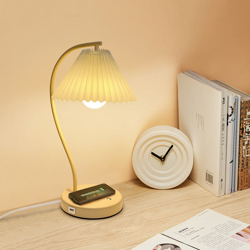 Cream Wind Mobile Phone Wireless Charging Lamp