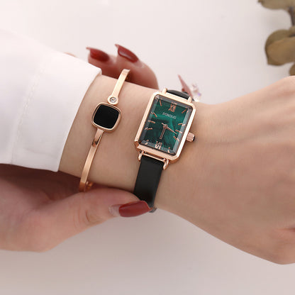 Reloj pequeño verde con puntero cuadrado de estilo coreano para mujer