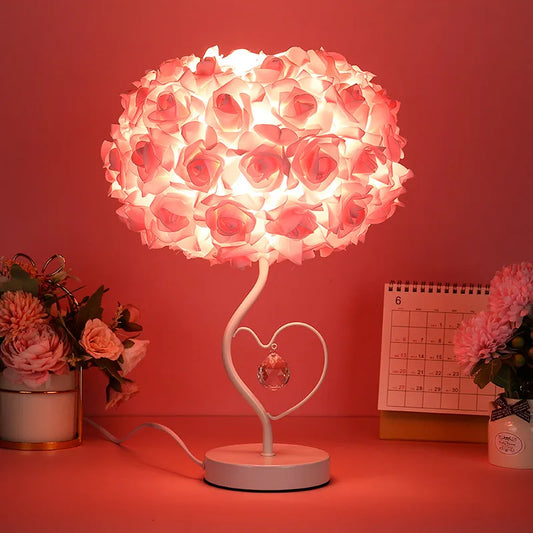 Lámpara de mesa Rosa nuevo estilo Pastoral, lámparas de mesita de noche de cristal con forma de corazón para decoración de dormitorio y habitación, regalos para niñas, luz nocturna decorativa, 2023