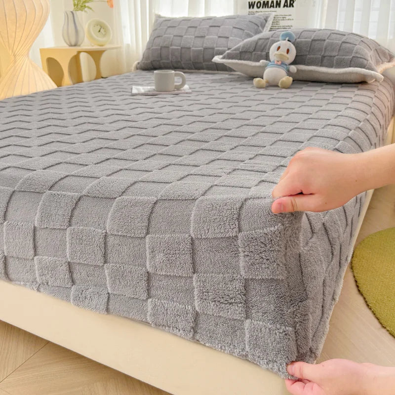 Bonenjoy Jacquard Bed Cover Velvet Fitted Sheet Plaid Style Bedsheets постельное белье Warm Mattress Protectors(No Pillowcase)