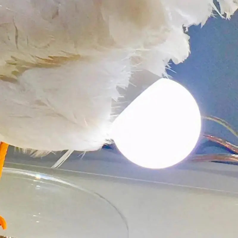 Artesanías creativas de resina, simulación de huevo de gallo blanco, luz nocturna, divertidos adornos de escritorio, decoración de lámpara de escritorio para dormitorio y sala de estar