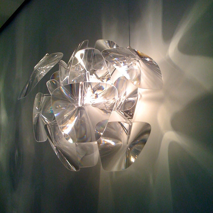 Lustre pomme de salon en acrylique LED