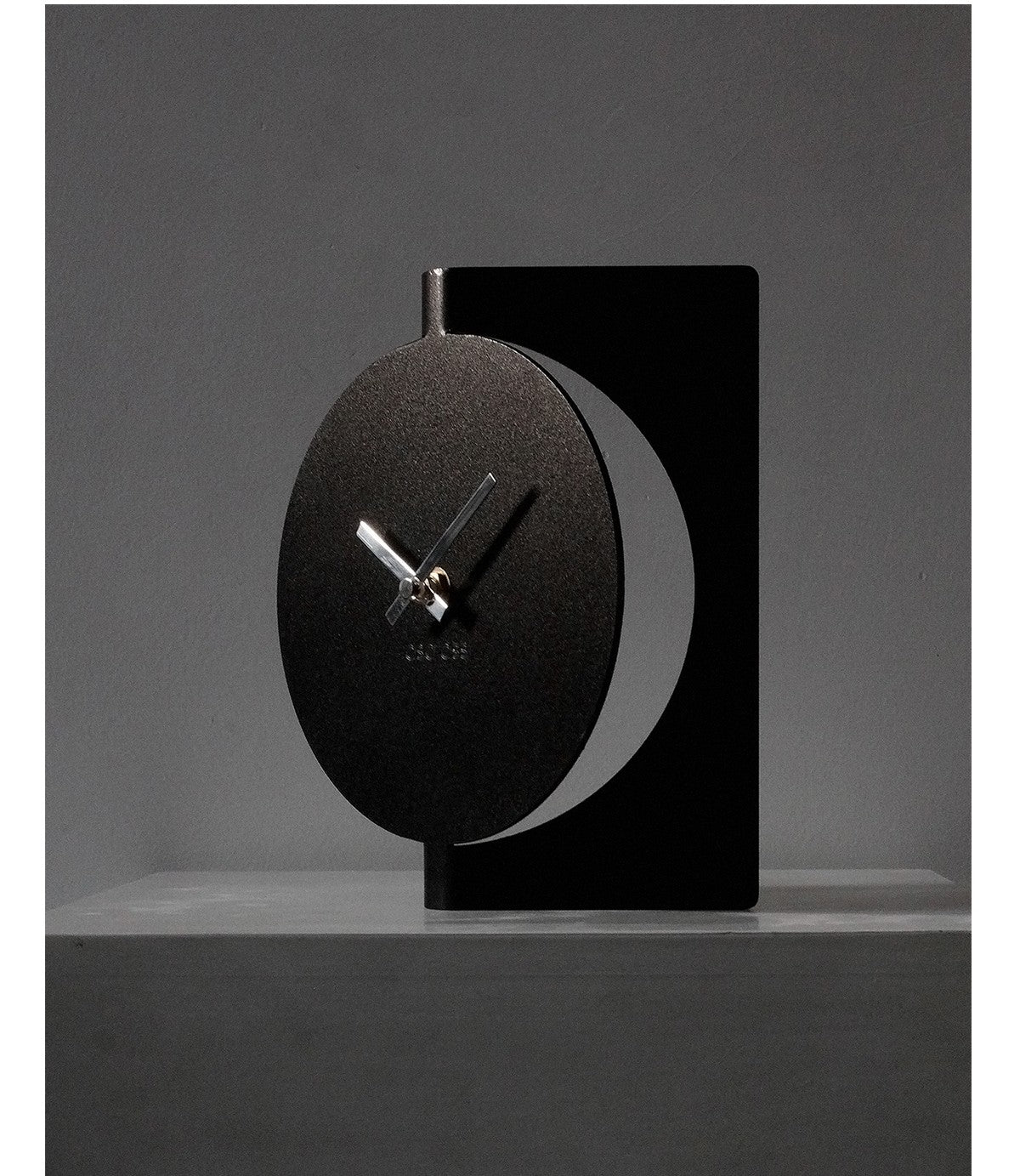 Table Clock Silent Clock Bauhaus Style Decorative Vertical Pendulum Pieces