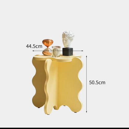 Table de pétales de couleur crème à extrémité ondulée de dessin animé