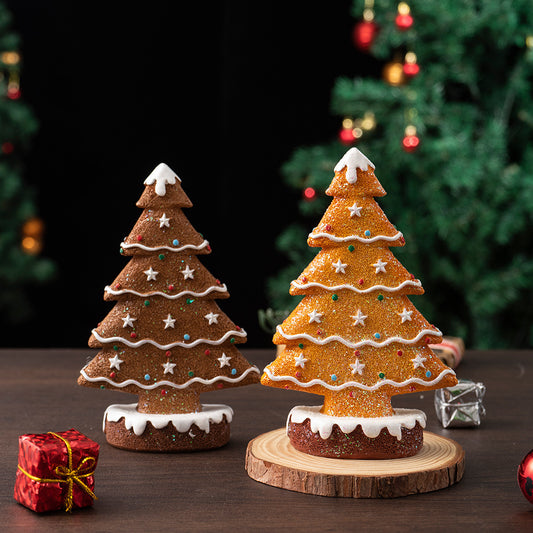 Modelo de árbol de Navidad con tarta de jengibre y decoraciones navideñas