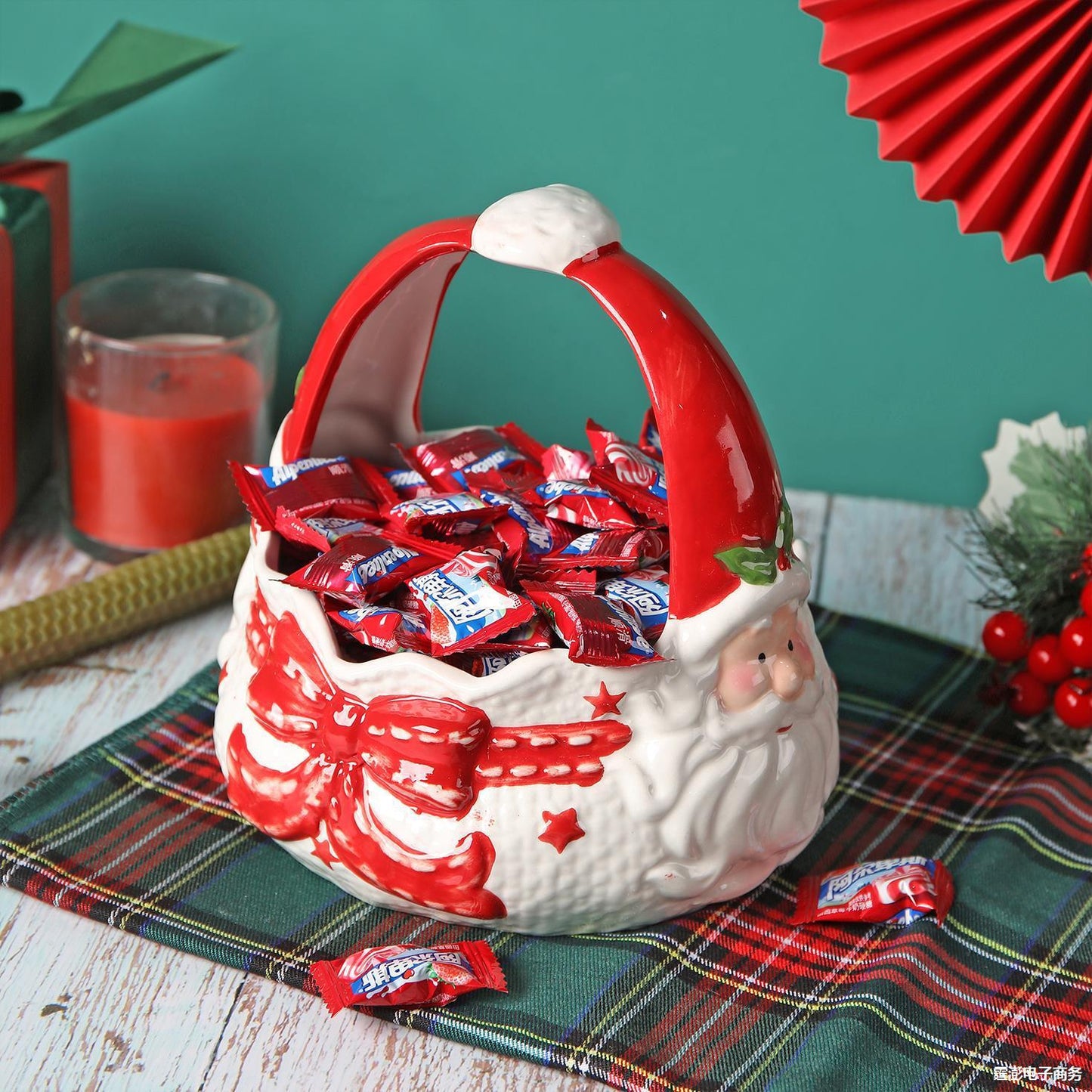 Three-dimensional Hand-painted Santa Claus Ceramic Basket