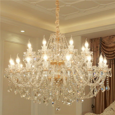 Lustre en cristal de luxe dans le salon