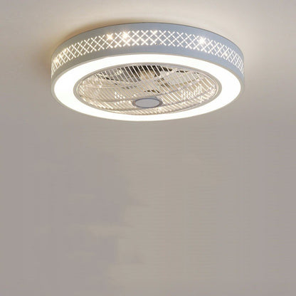 Ventilateur et lustre invisibles à LED dans le salon, la chambre et la salle à manger