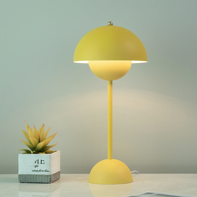 Creative Nordic Simple Bud Table Lamp