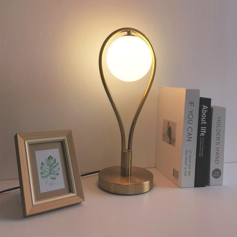 Lampe de chevet en fer forgé, petite lampe de nuit décorative et créative pour chambre à coucher