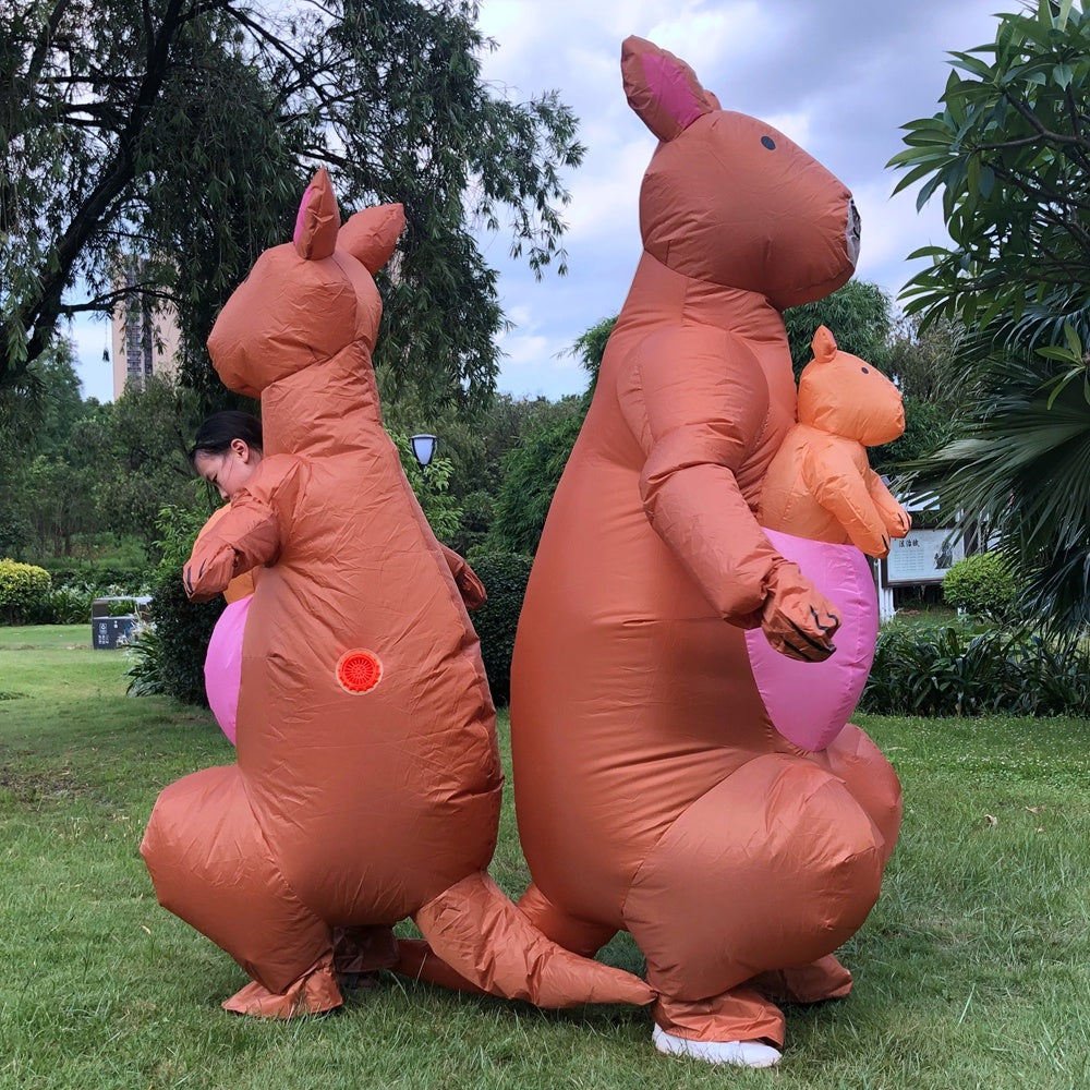 Costumes de spectacle d'Halloween dans un parc d'attractions