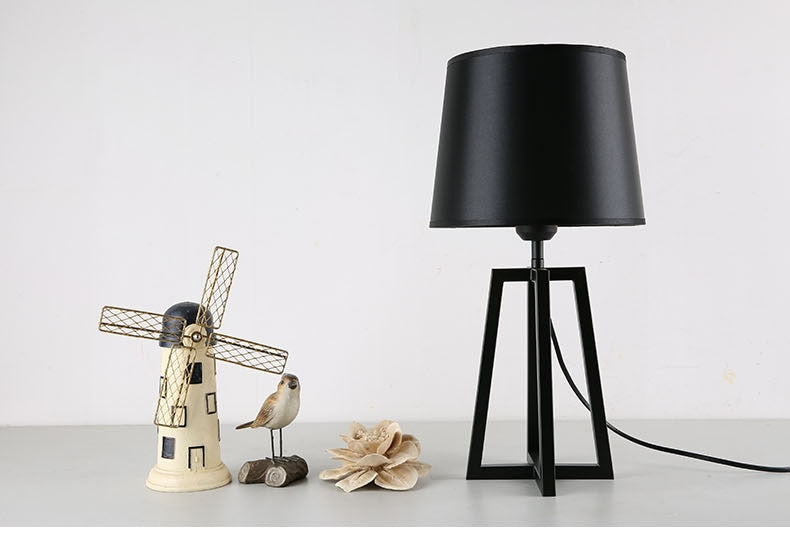 Metal New Chinese Bedroom Bedside Simple Table Lamp