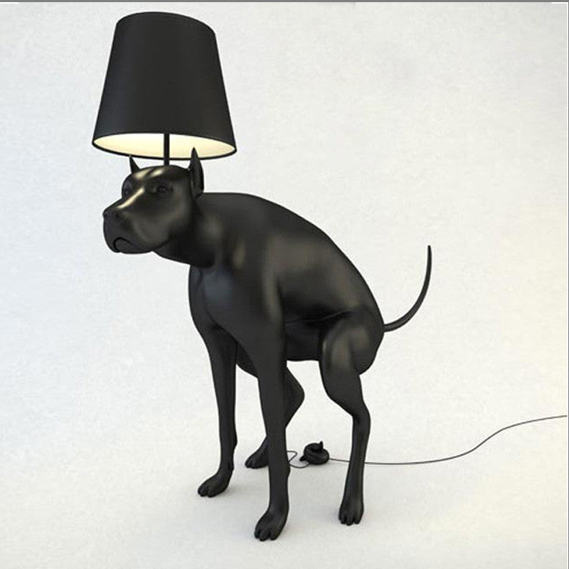 Lampadaire en résine avec couverture en tissu pour grand chien