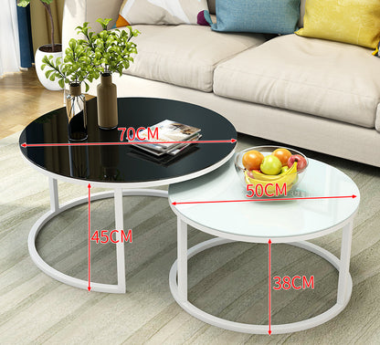 Table basse ronde de balcon de maison simple