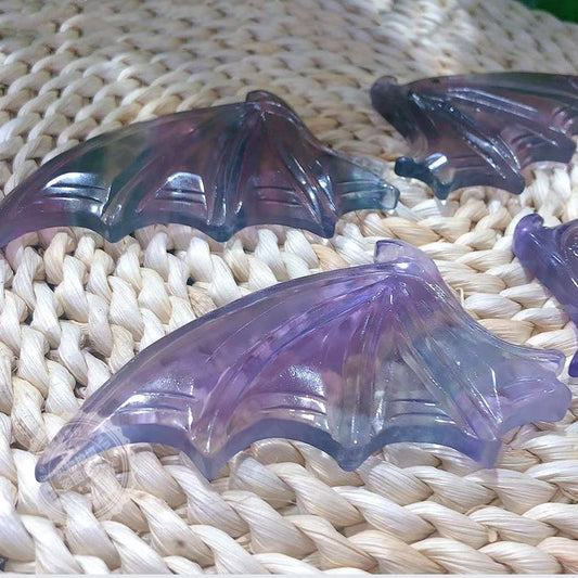 Aile de chauve-souris en fluorite naturelle, une paire d'ornements