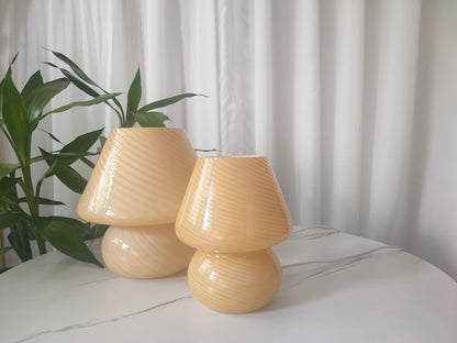 Lampe de table champignon en verre multicolore, ambiance de chevet de chambre à coucher, studio