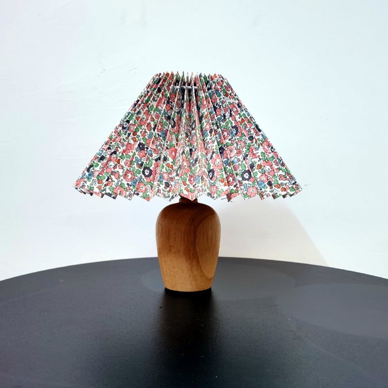 Log New Chinese Style Small Retro Pleated Cover Petal Night Table Lamp